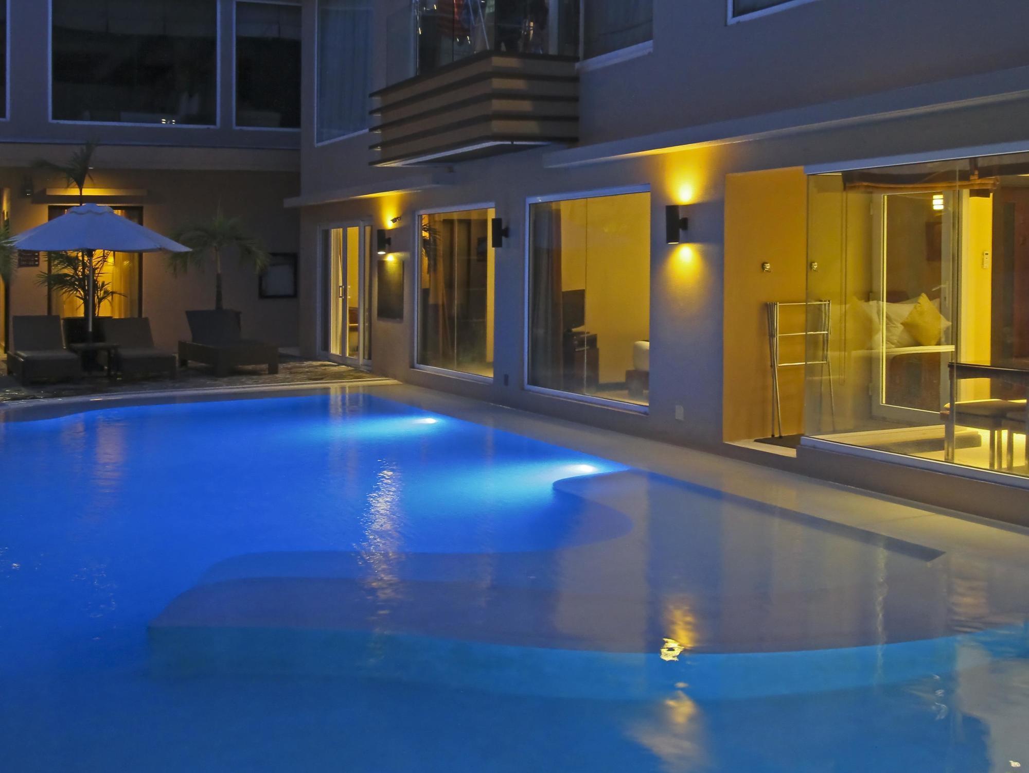 Two Seasons Boracay Resort 4*