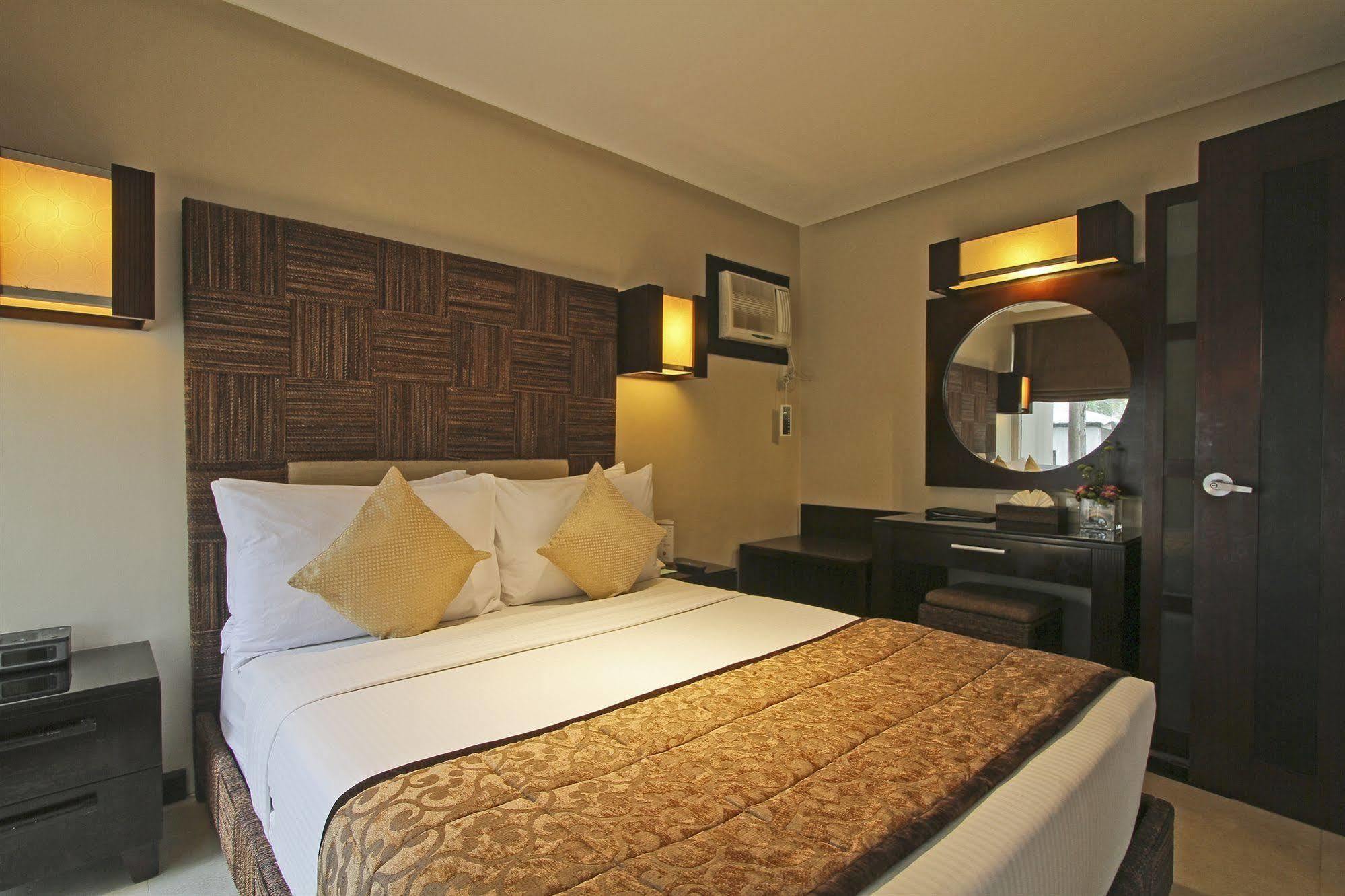Two Seasons Boracay 4*