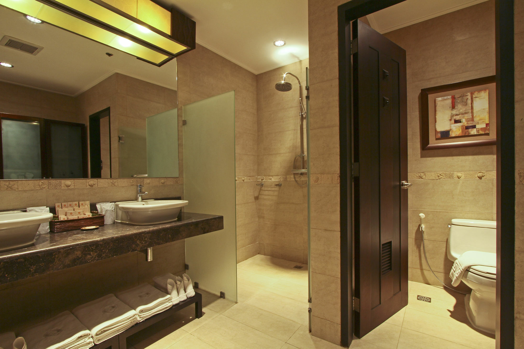Two Seasons Boracay 4*